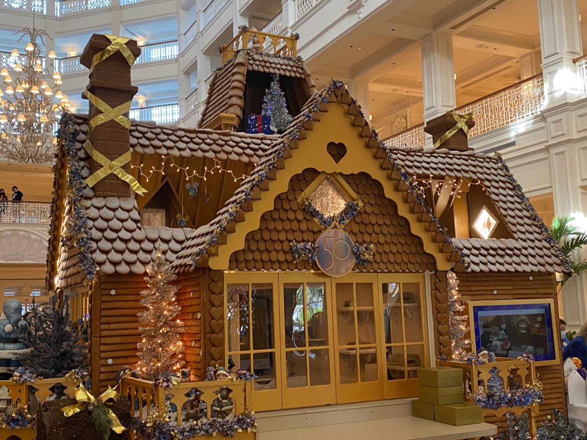 grand-floridian-gingerbread-house-2021-14-5235399
