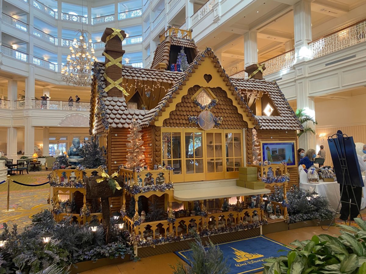 grand-floridian-gingerbread-house-2021-16-3105286