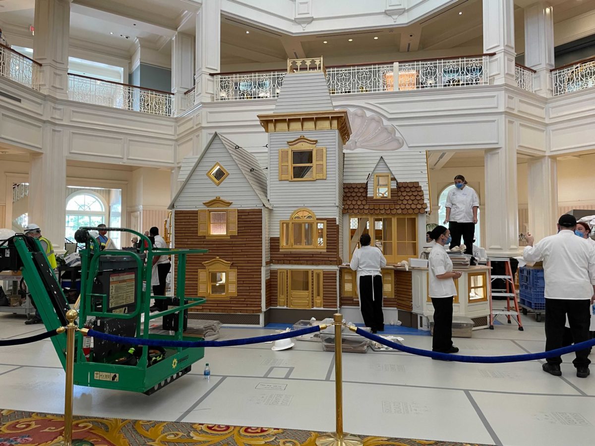 grand-floridian-gingerbread-house-prep-2-7546496