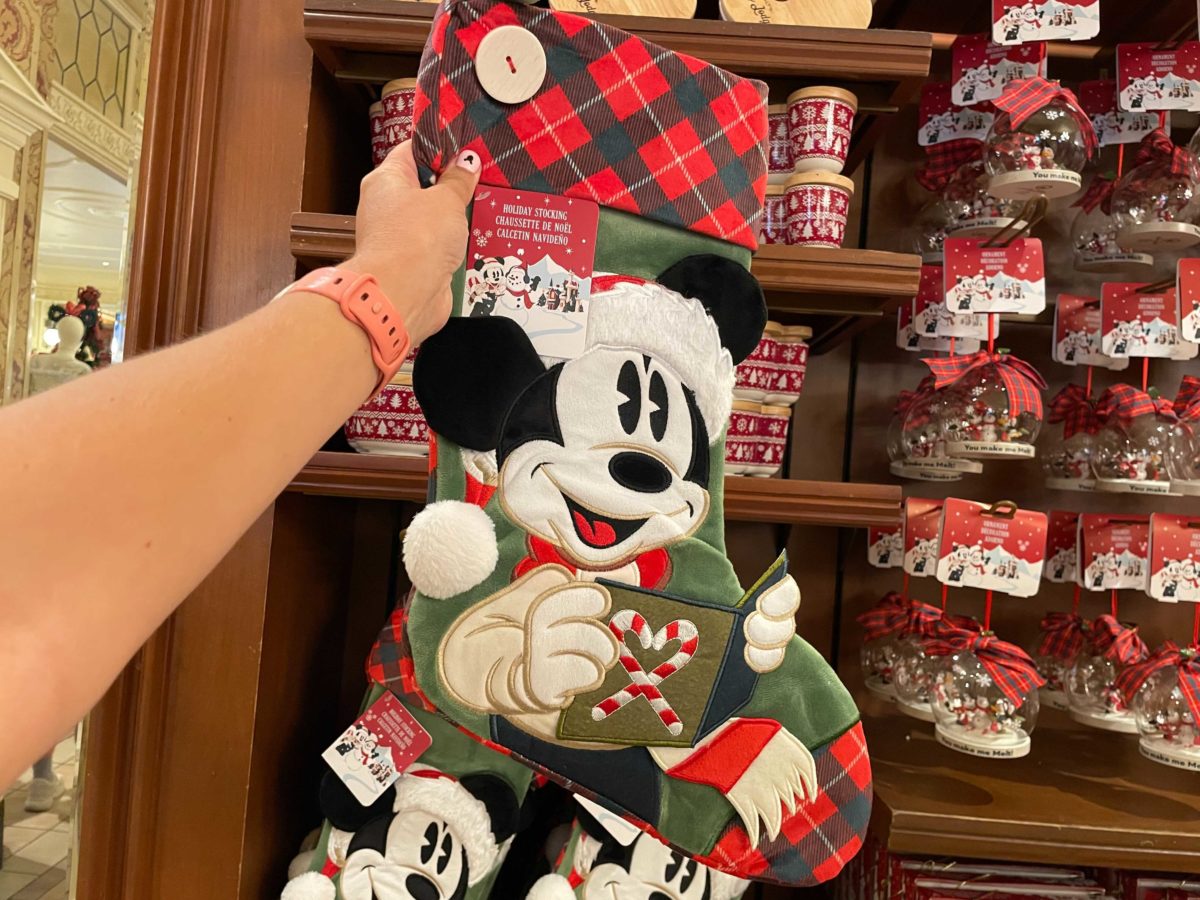 holiday-merchandise-55-2-9399883