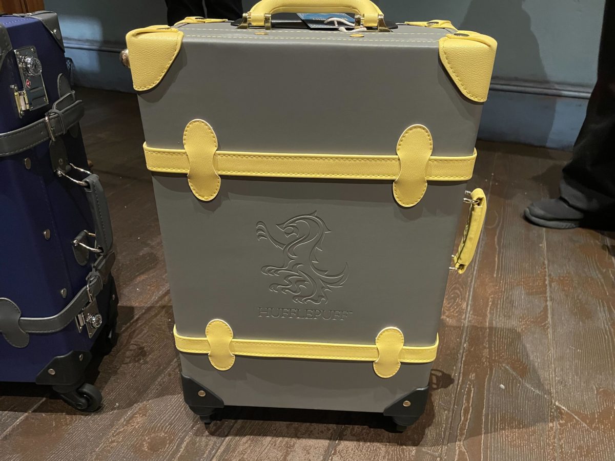 hufflepuff-suitcase-1