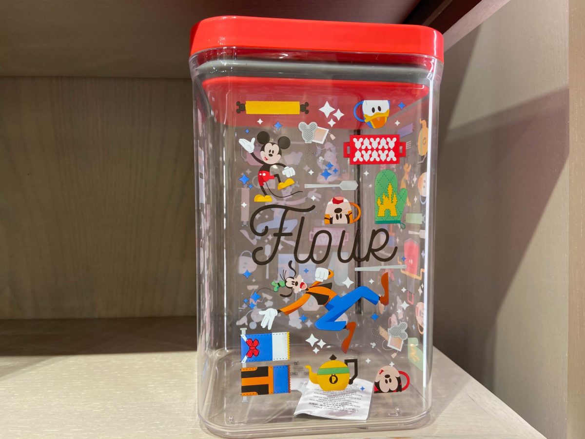 mousewares-fab-five-flour-container-5