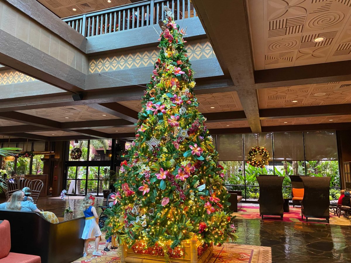 polynesian-holiday-decorations-30-8321842