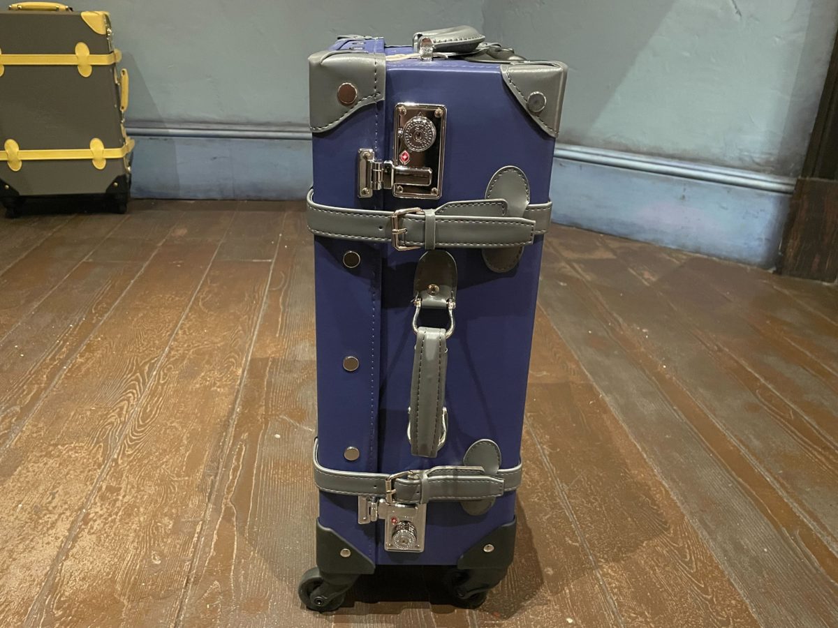 ravenclaw-suitcase-3