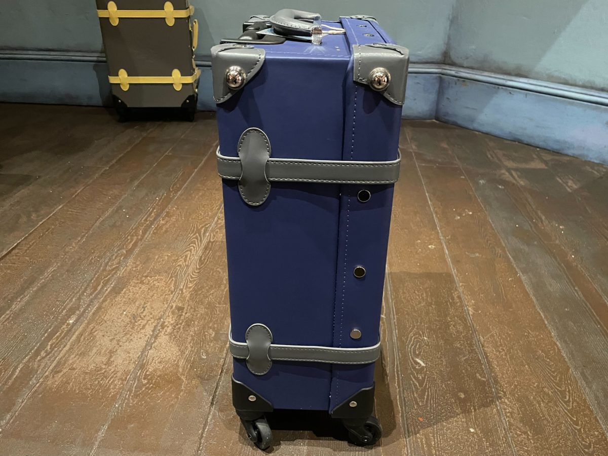 ravenclaw-suitcase-6