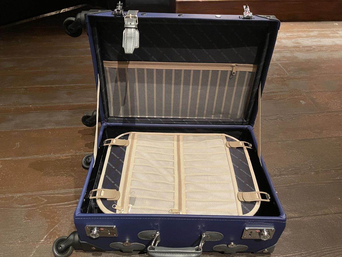 ravenclaw-suitcase-9