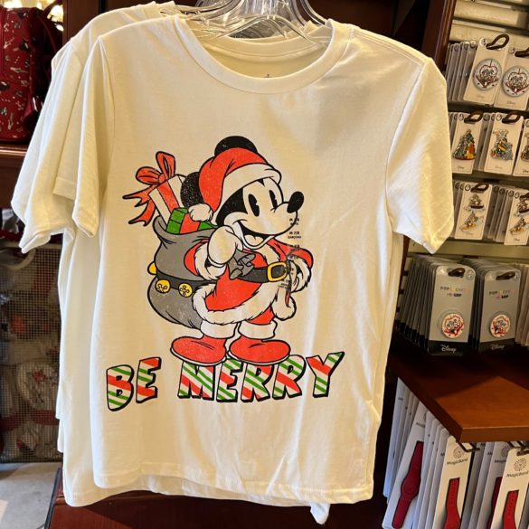 santa-mickey-be-merry-t-shirt-3-5453022