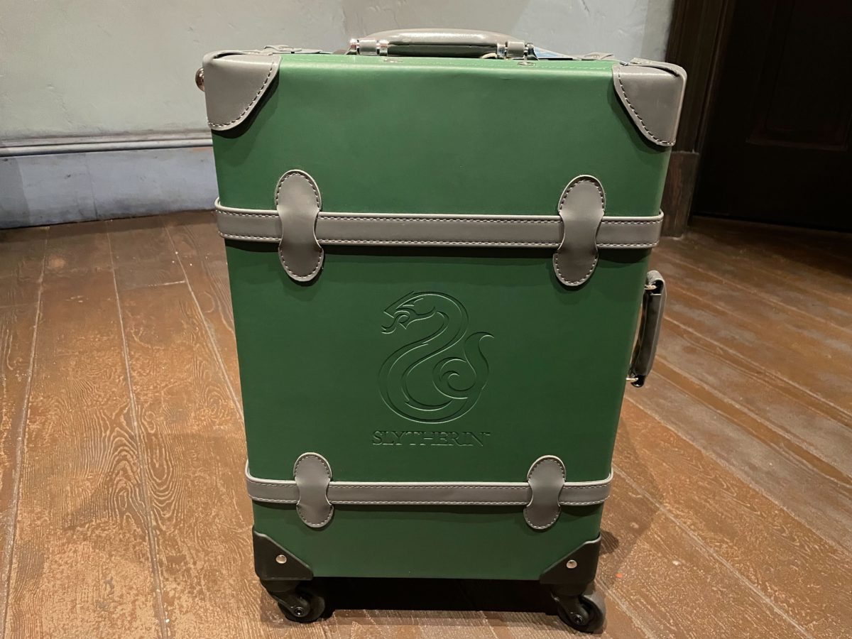 slytherin-suitcase-1