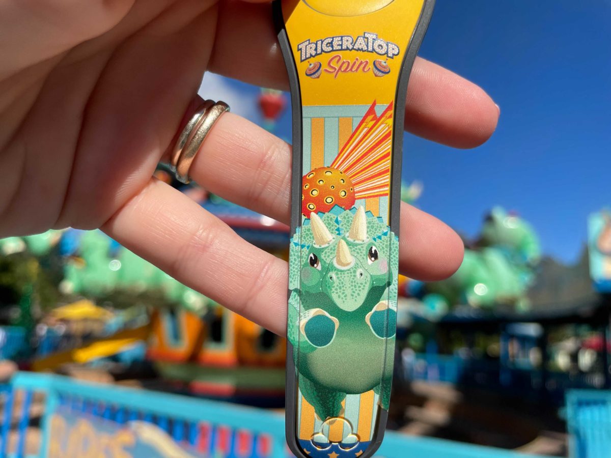 Disney Parks Animal Kingdom Triceratops Spin Magic Band Magicband LE Triceratop