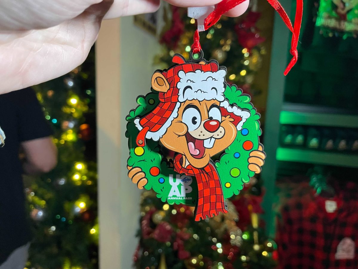 uoap-passholder-earl-the-squirrel-universal-orlando-holiday-merch-2021-5-9038429