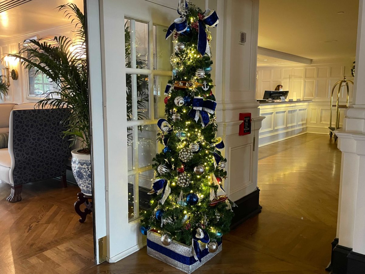 yacht-club-christmas-decorations-11-7703453