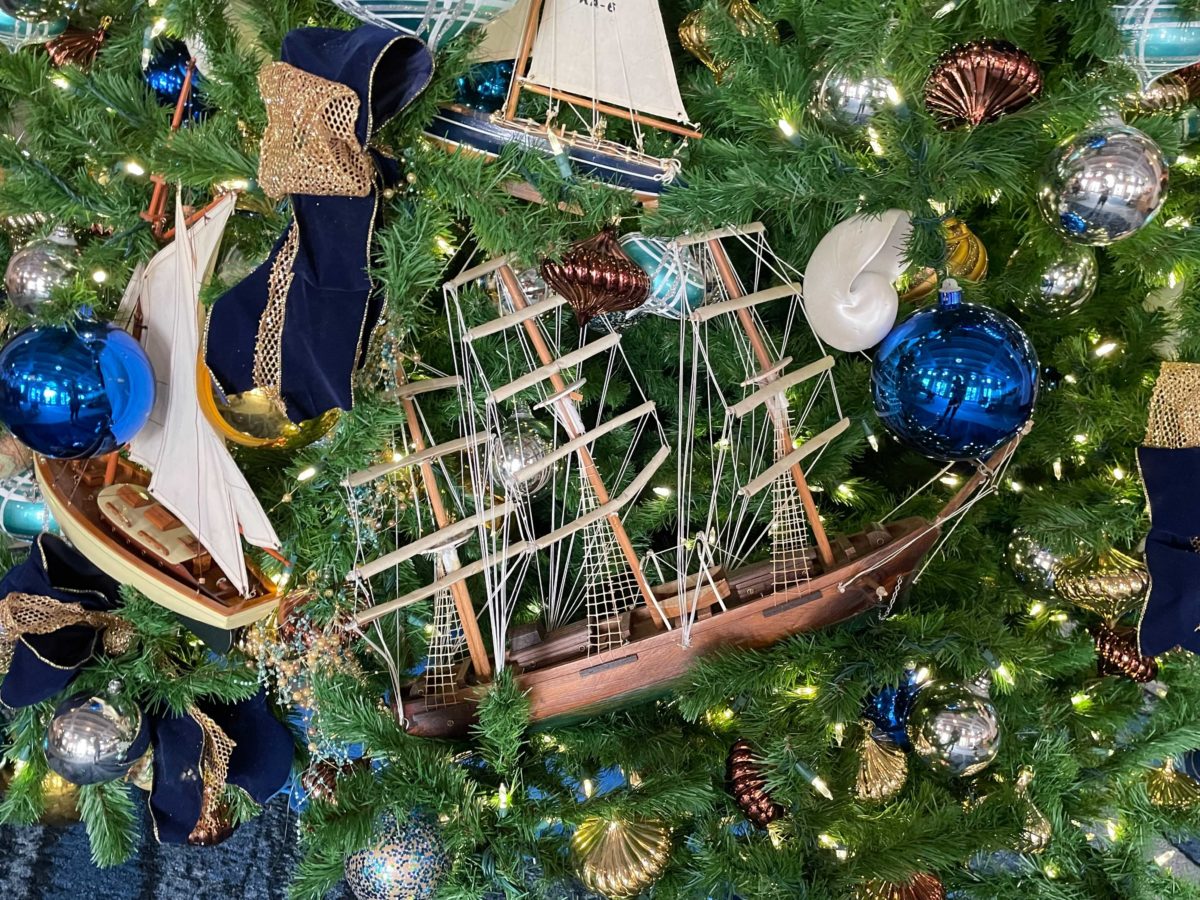 yacht-club-christmas-decorations-2-4903590