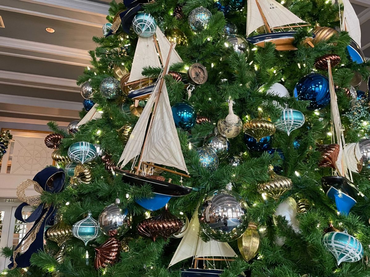 yacht-club-christmas-decorations-4-9977421
