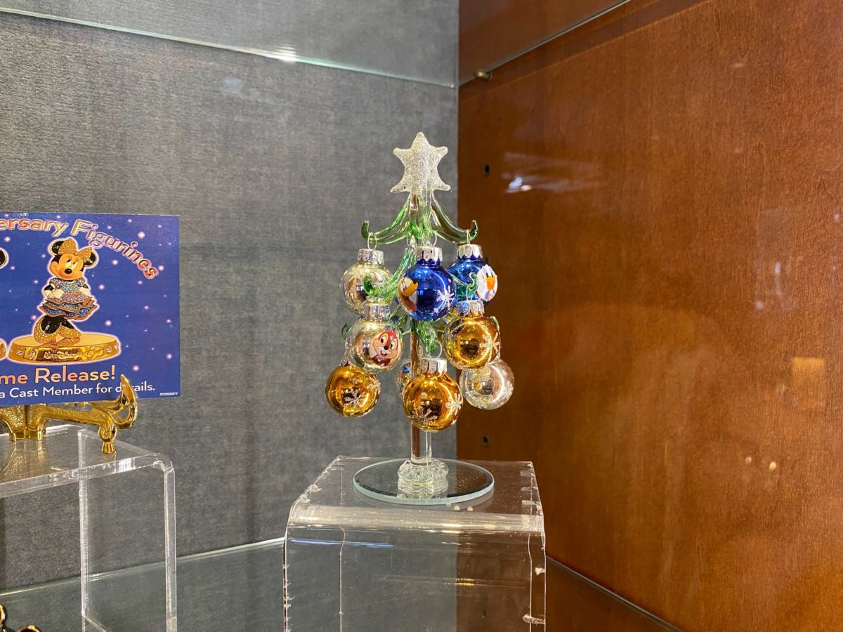 50th-tree-ornament-set-4
