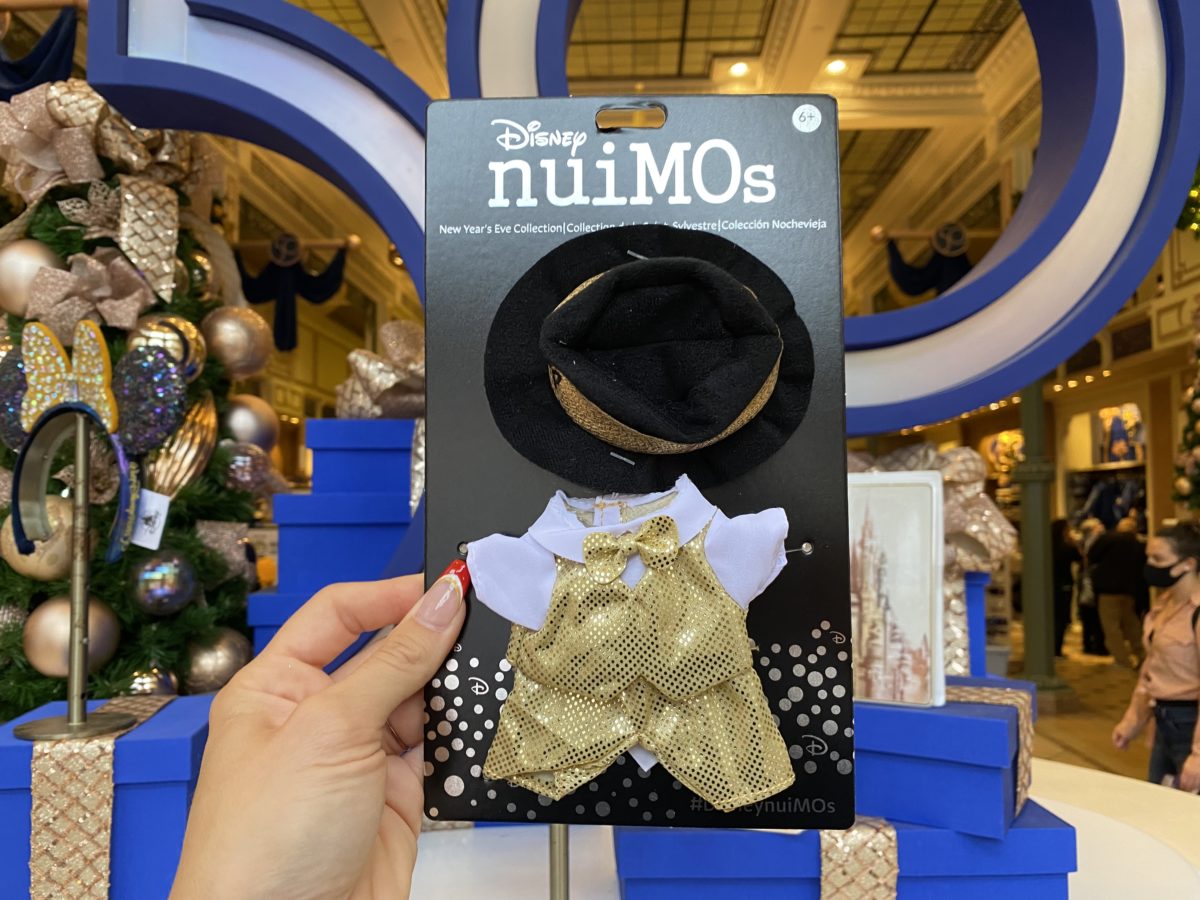 WDW nuiMOs Holiday Collection outfit