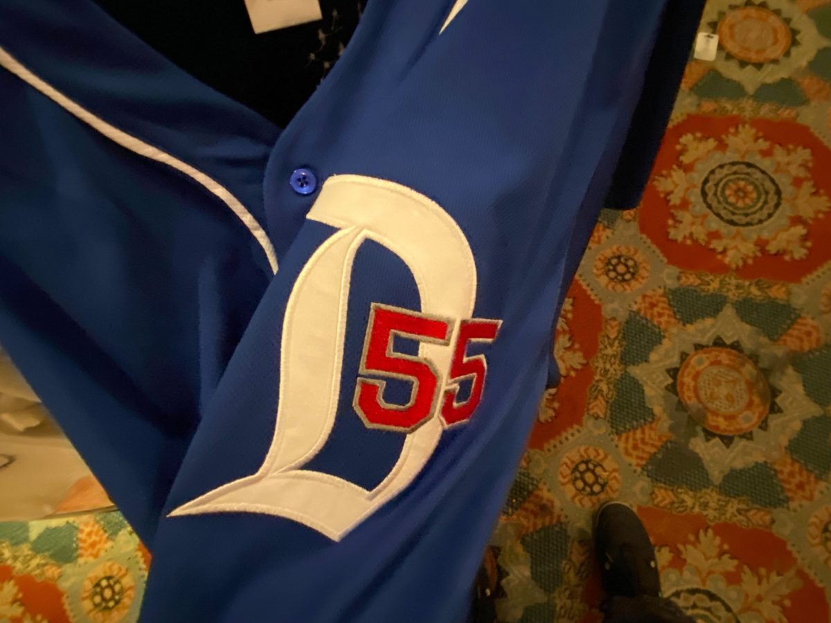 disneyland-baseball-jersey-1-6742184
