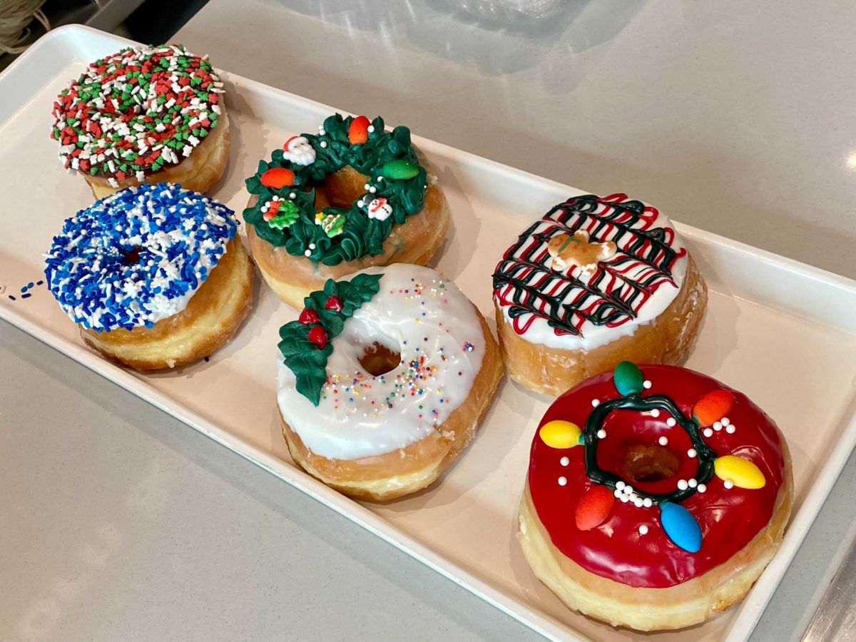 everglazed-holiday-donuts-22-1509925