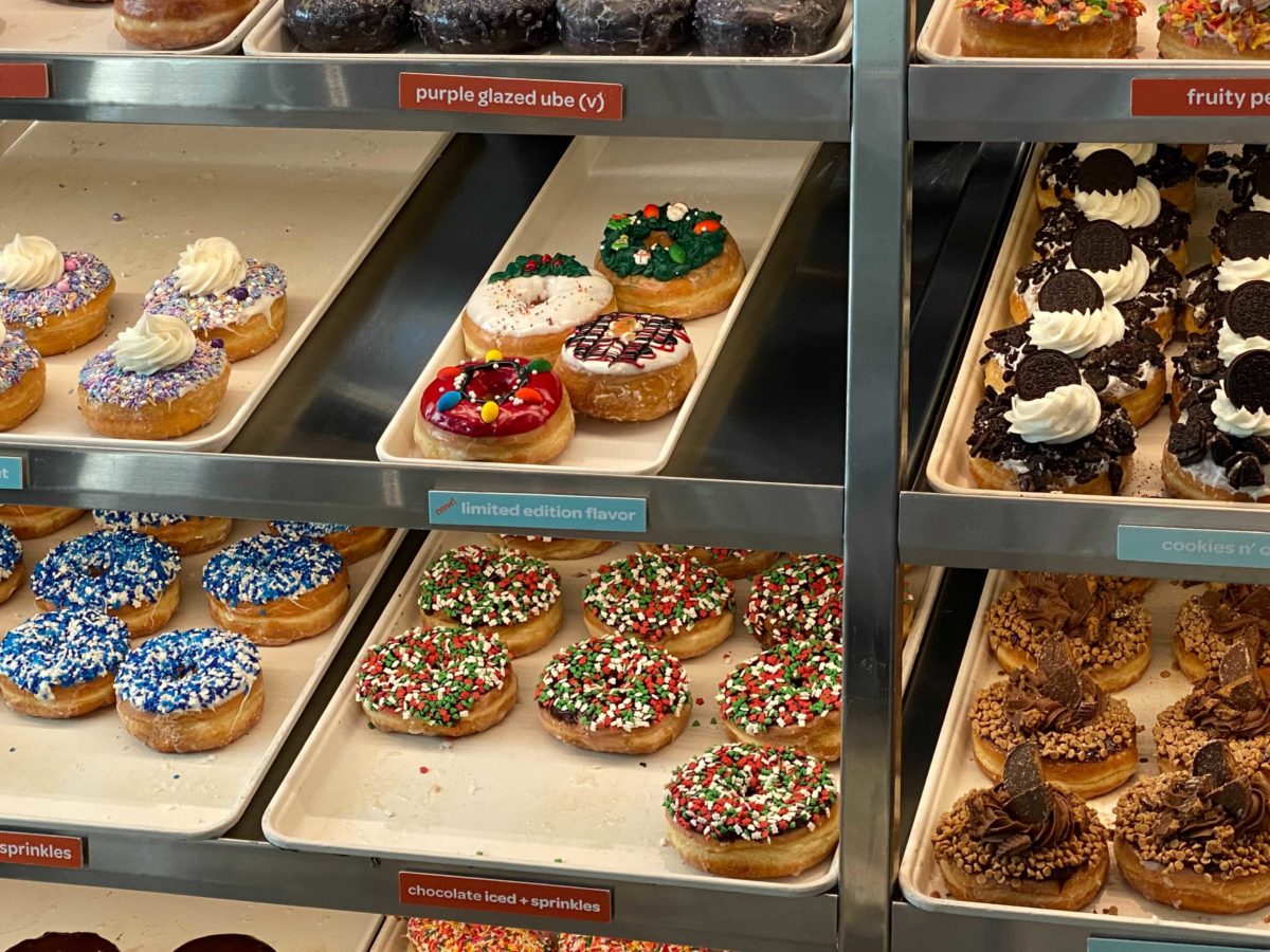 everglazed-holiday-donuts-28-4928155
