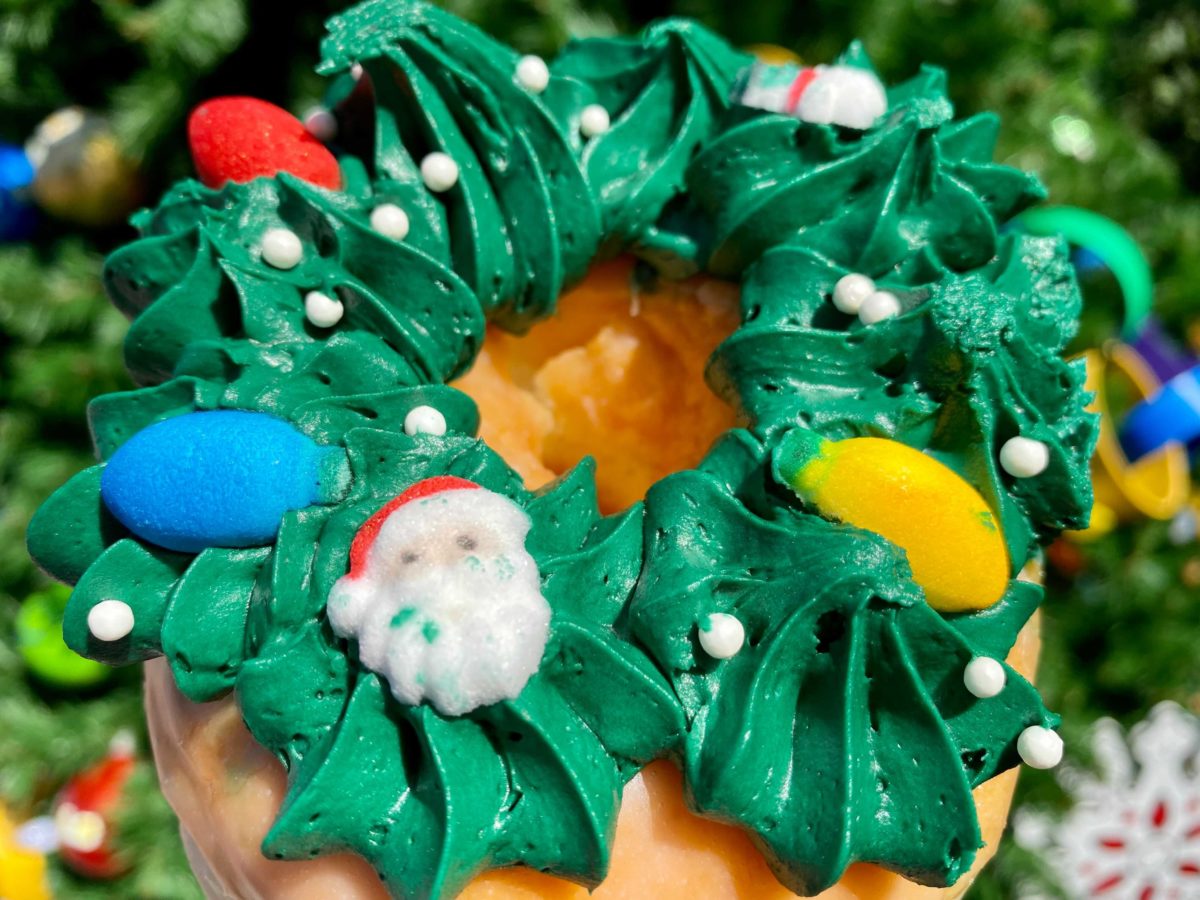 everglazed-holiday-donuts-40-2665540