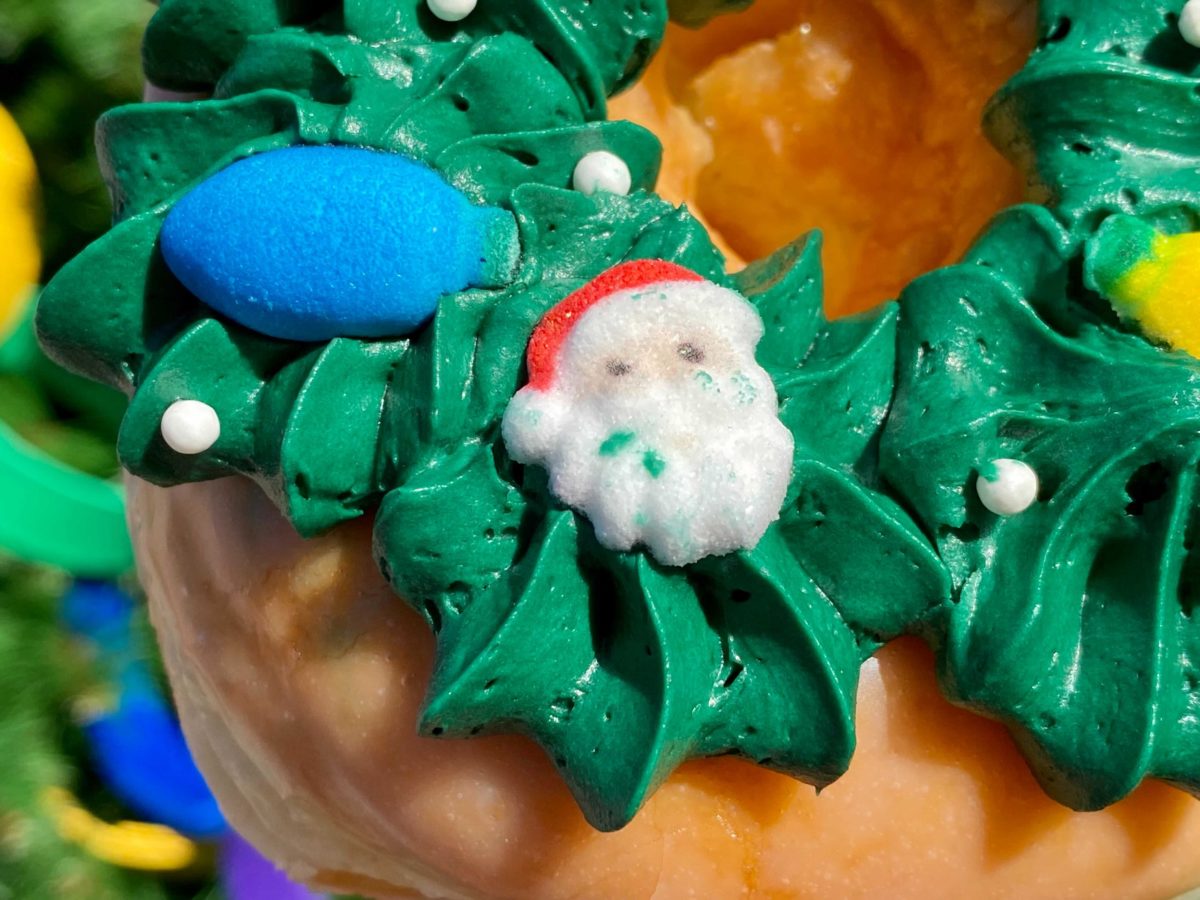everglazed-holiday-donuts-41-7900871