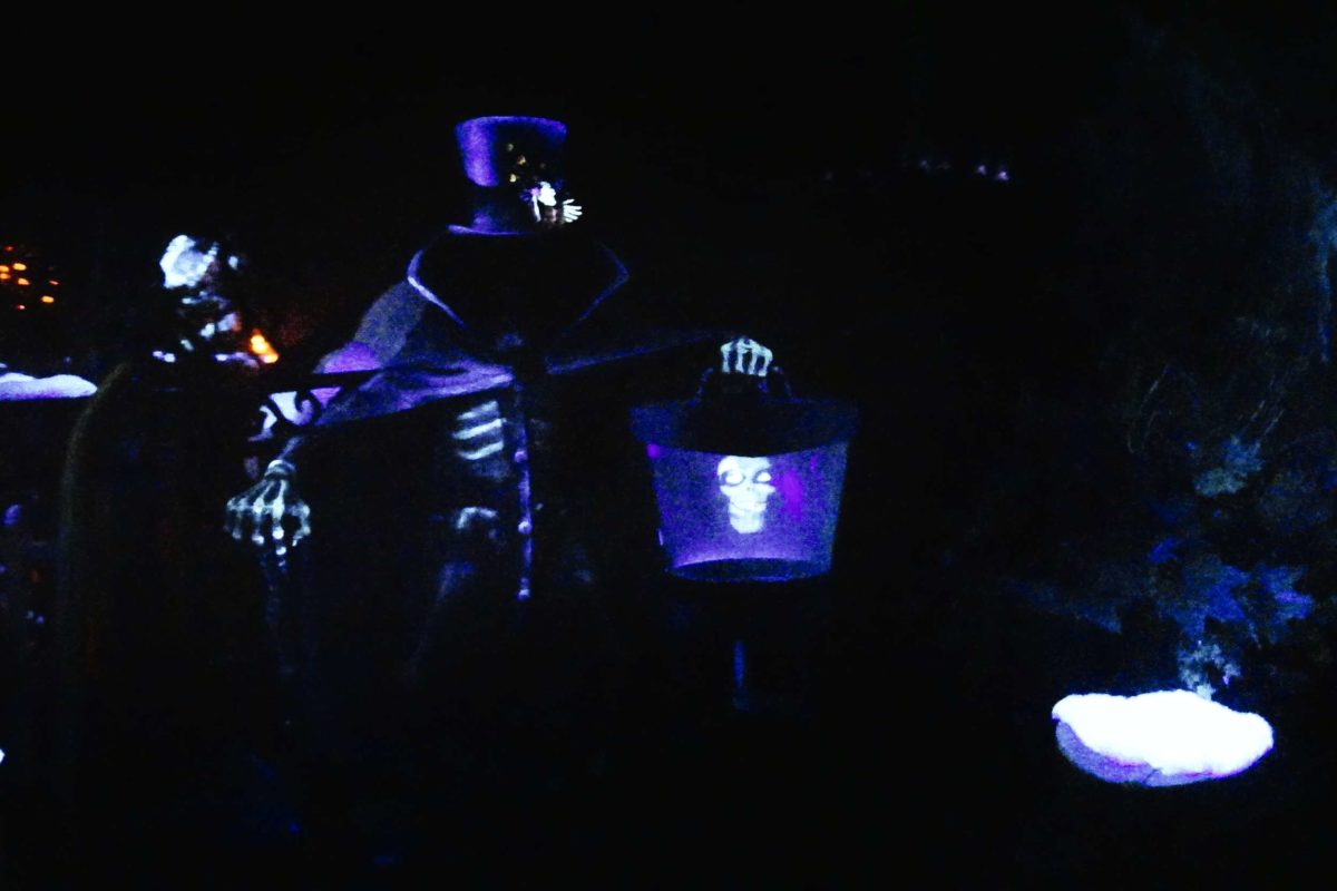 haunted-mansion-holiday-hatbox-ghost