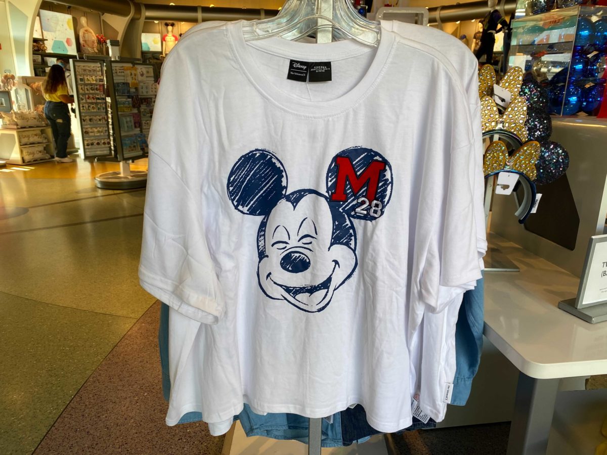 wdw-our-universe-mickey-shirt-2-2713411