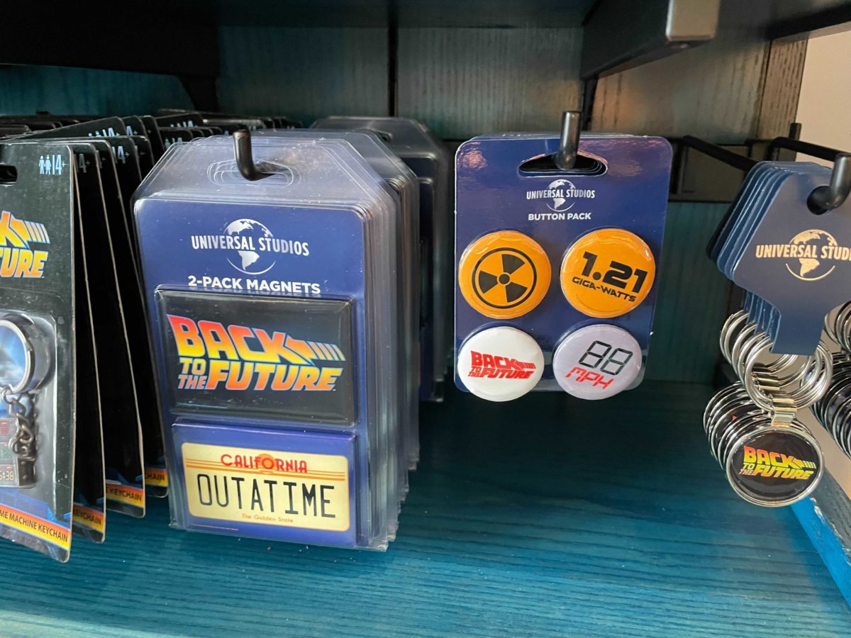 back-to-the-future-button-magnet-set-1