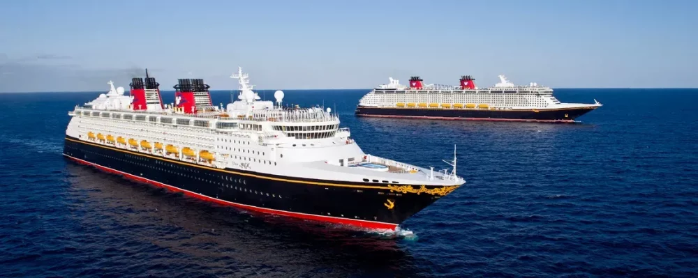 Disney Magic and Dream ships at sea