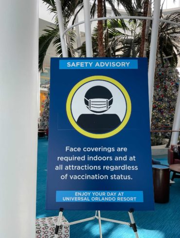 face-coverings-required-signage-cabana-bay-6