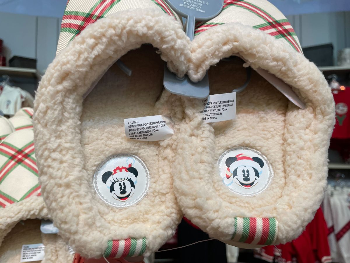 mickey-holiday-slippers-2-7992956