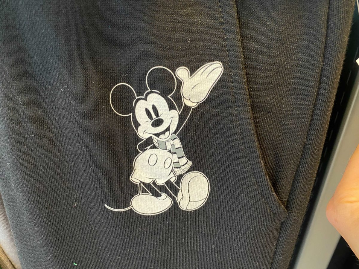 mickey-mouse-holiday-sweatpants-3