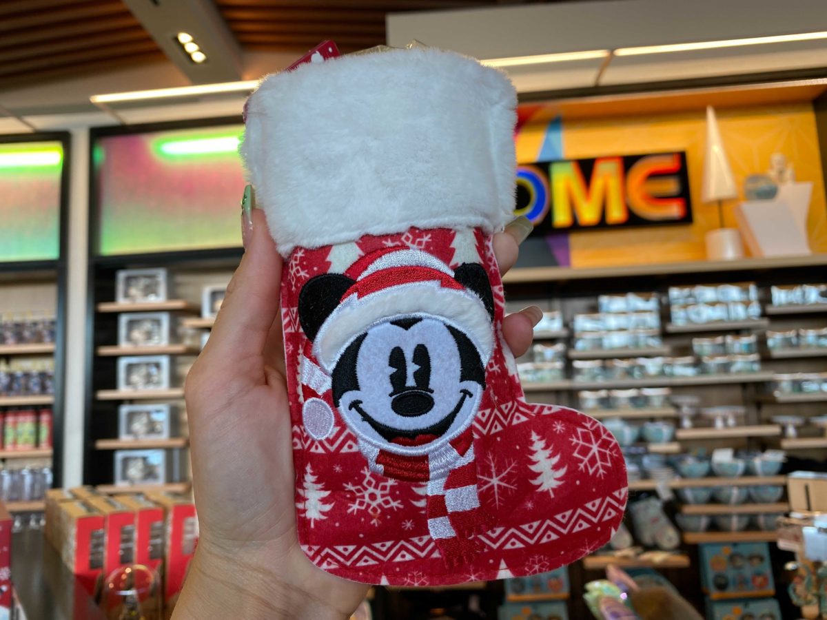 mickey-peppermint-candy-stocking-2