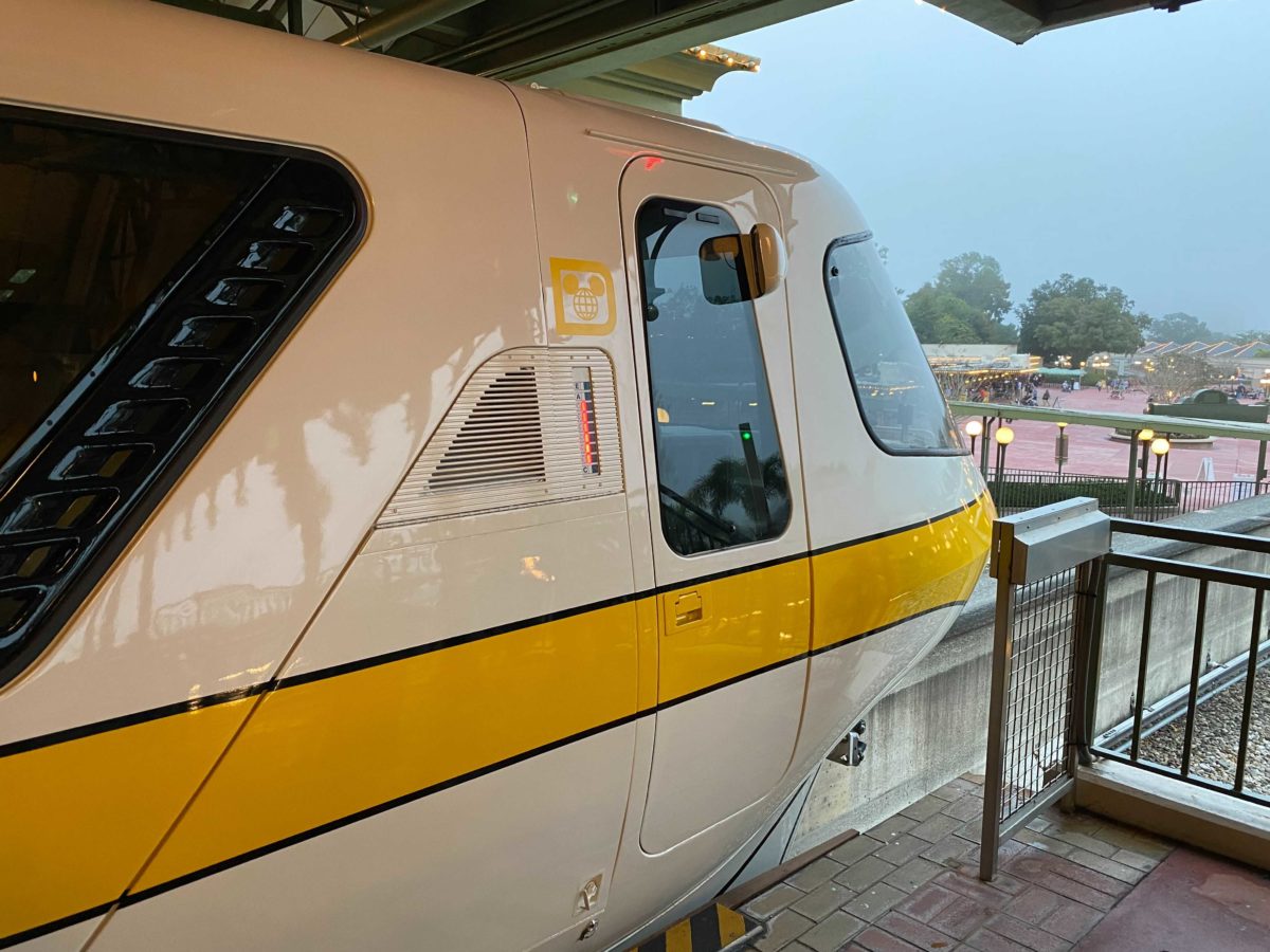 monorail-yellow-23