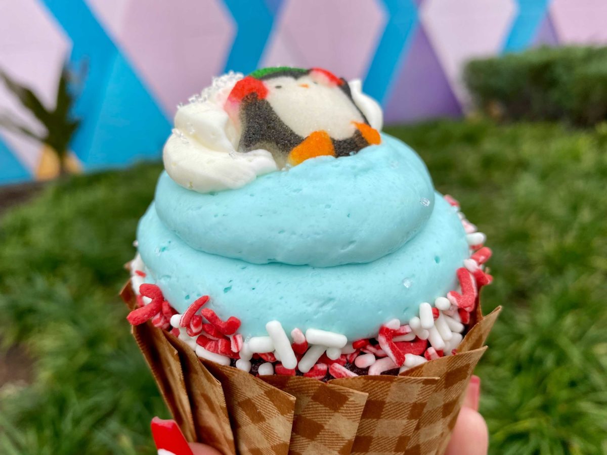 playful-penguin-cupcake-11