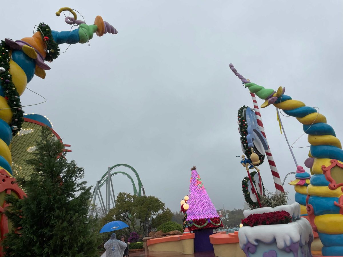 seuss-landing-holiday-arch-missing-10