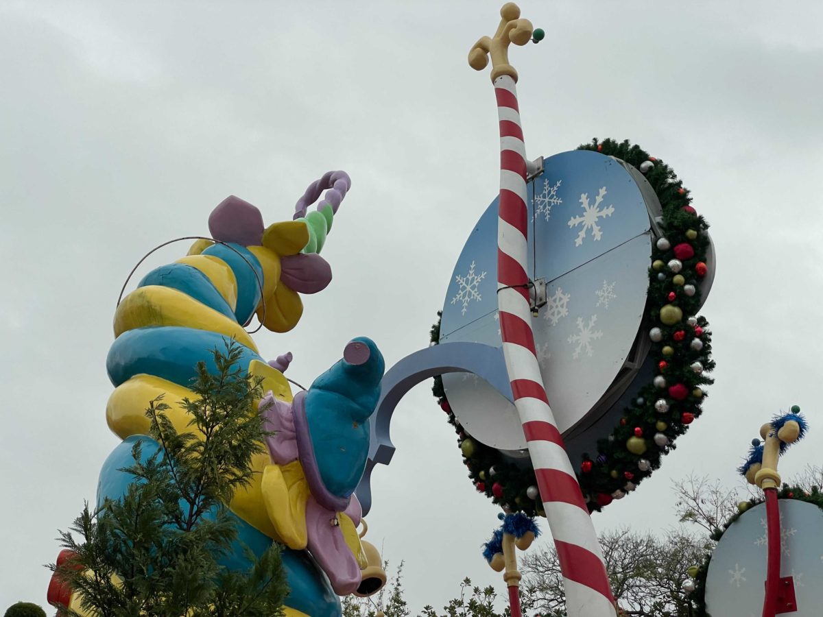 seuss-landing-holiday-arch-missing-12