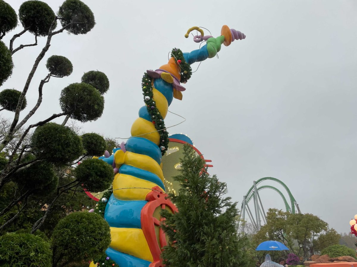 seuss-landing-holiday-arch-missing-9