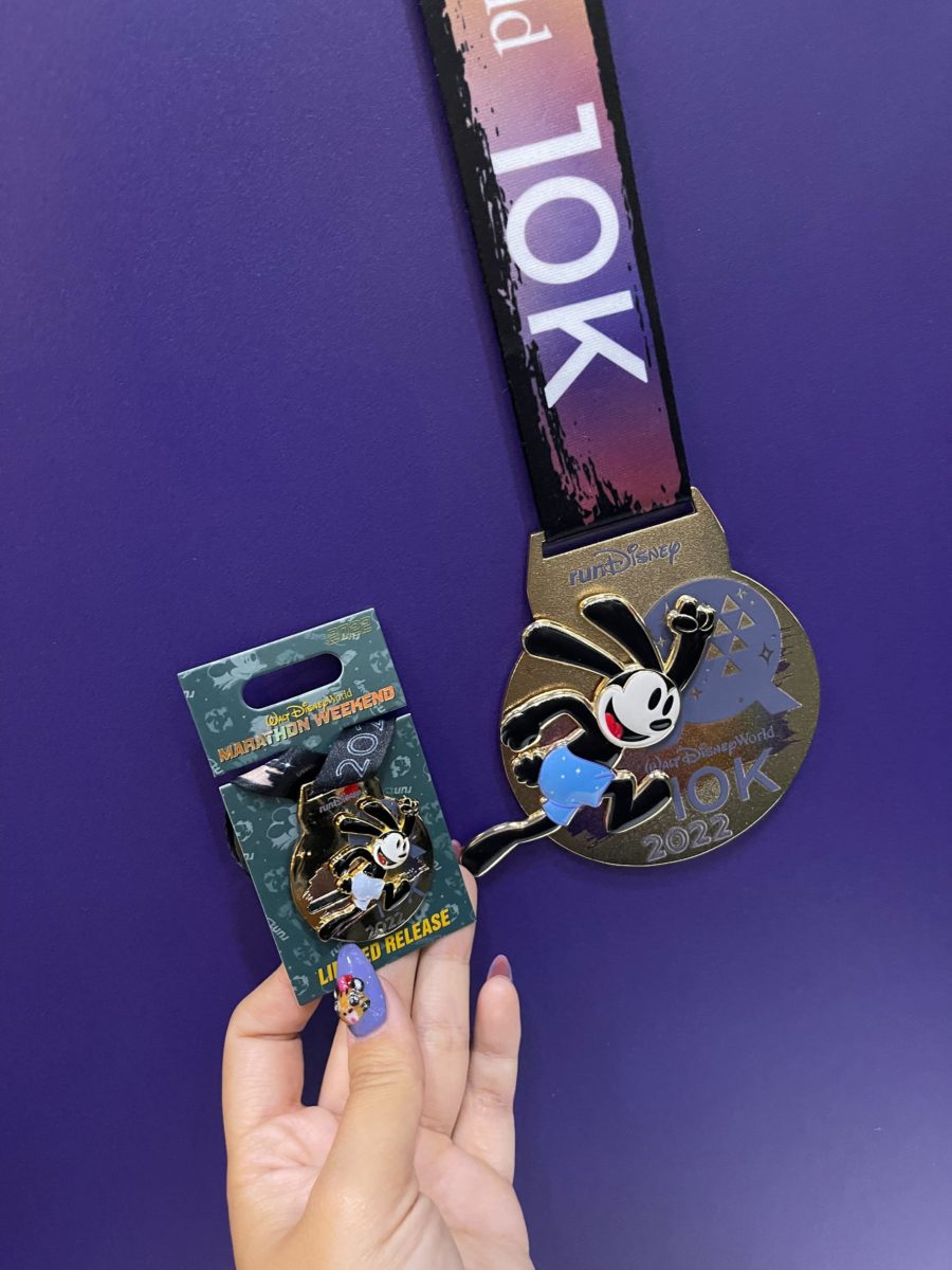 2022-wdw-marathon-weekend-10k-medal-pin-5