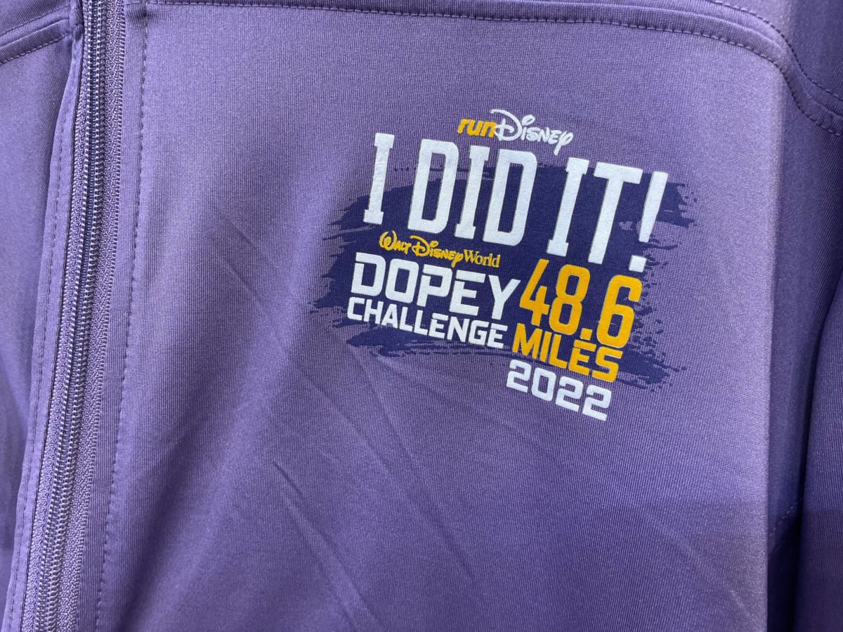 2022-wdw-marathon-weekend-dopey-challenge-hoodie-2