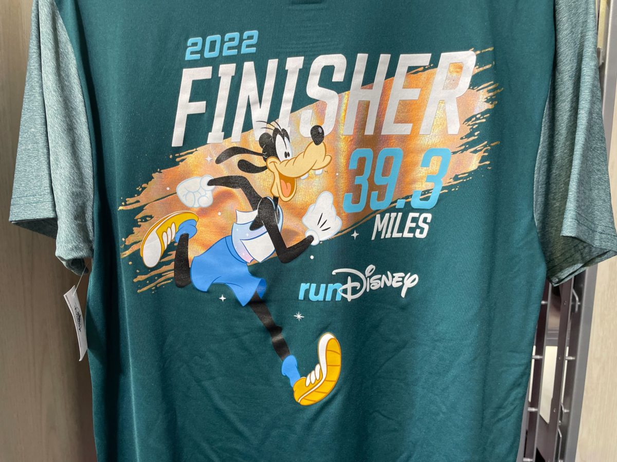 2022-wdw-marathon-weekend-goofys-race-and-a-half-challenge-t-shirt-2