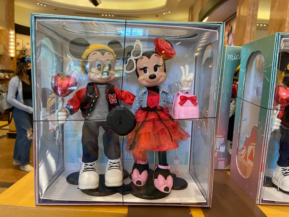 Mickey and Minnie Mouse Limited Edition Doll Set 10