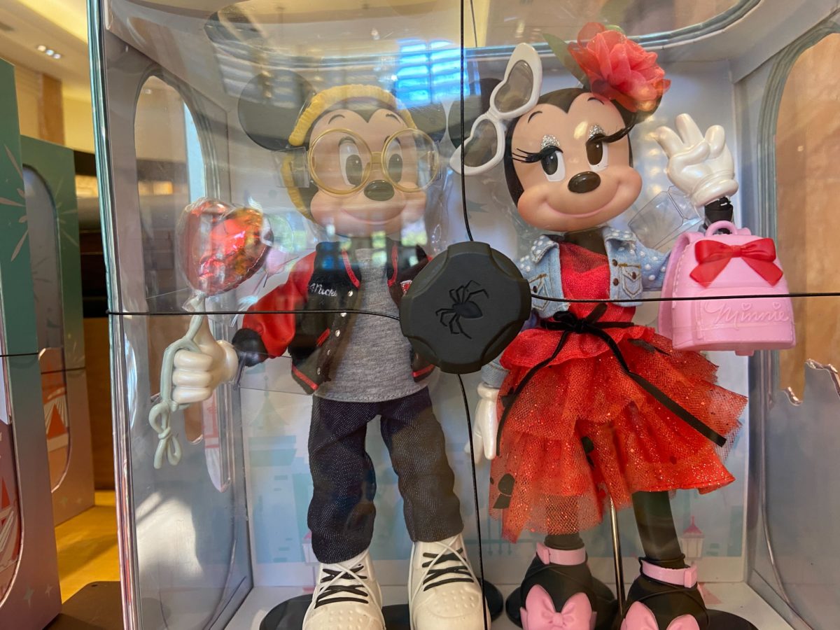 Mickey and Minnie Mouse Limited Edition Doll Set 13