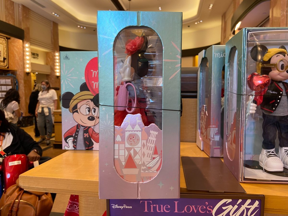 Mickey and Minnie Mouse Limited Edition Doll Set 15