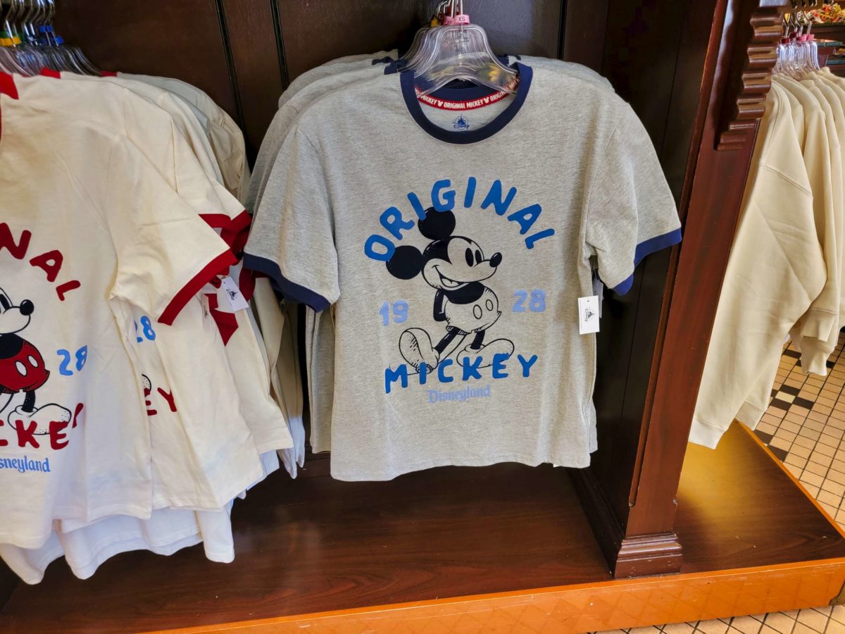 mickey-t-shirt-disneyland
