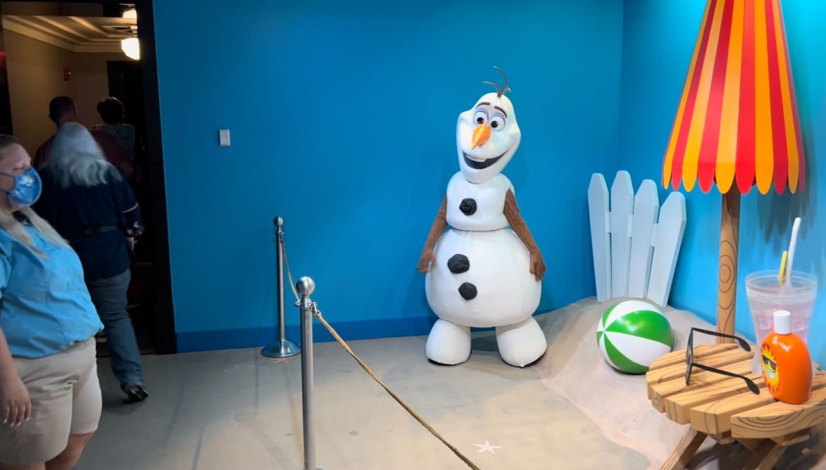olaf-celebrity-spotlight-character-viewing-hollywood-studios-9-7686961
