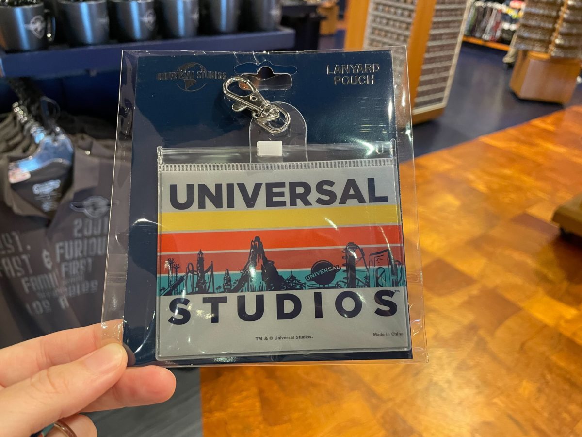 Universal Studios Orlando Yellow Lanyard w/Badge Pouch