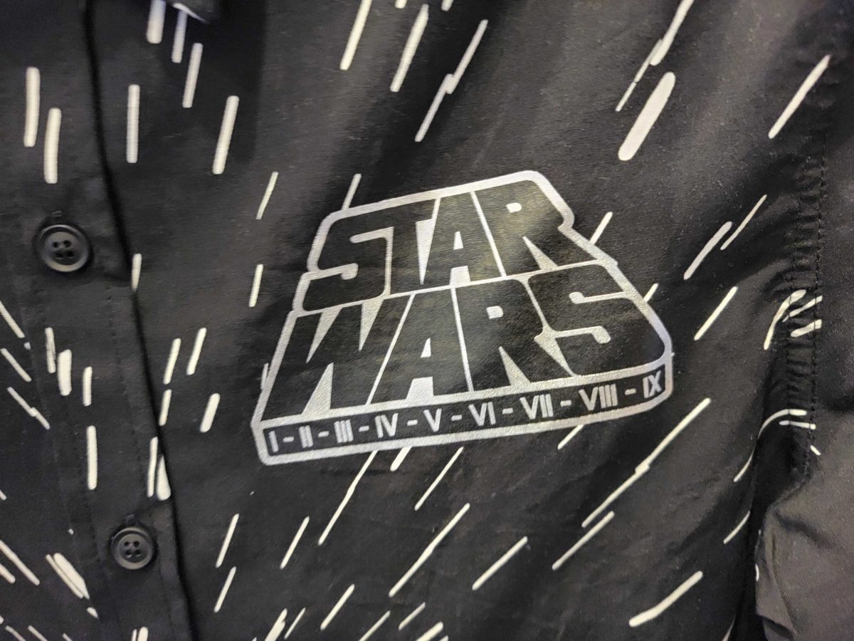 star-wars-camp-shirt-logo-close-up-1709039