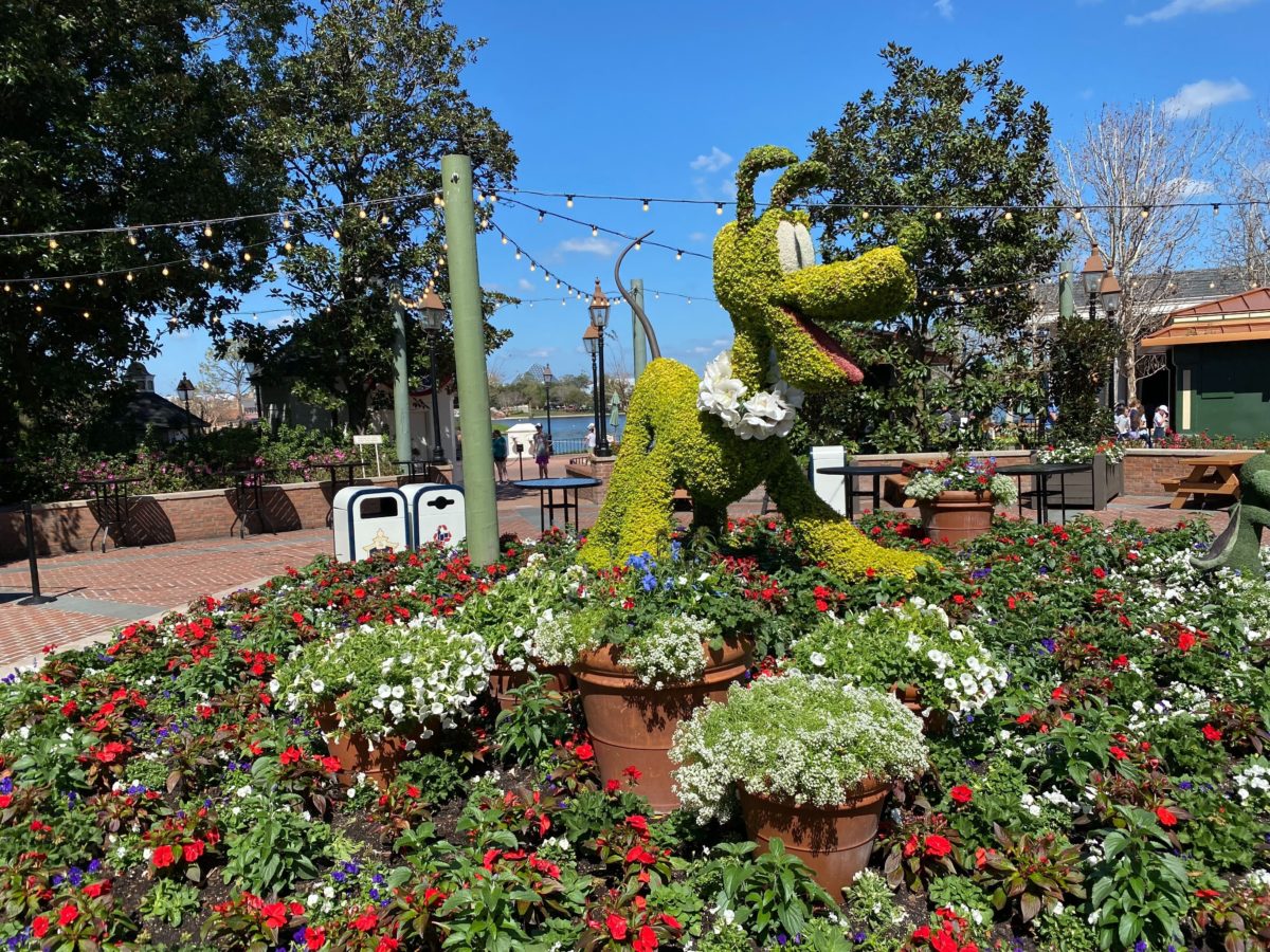 chip dale topiary 1