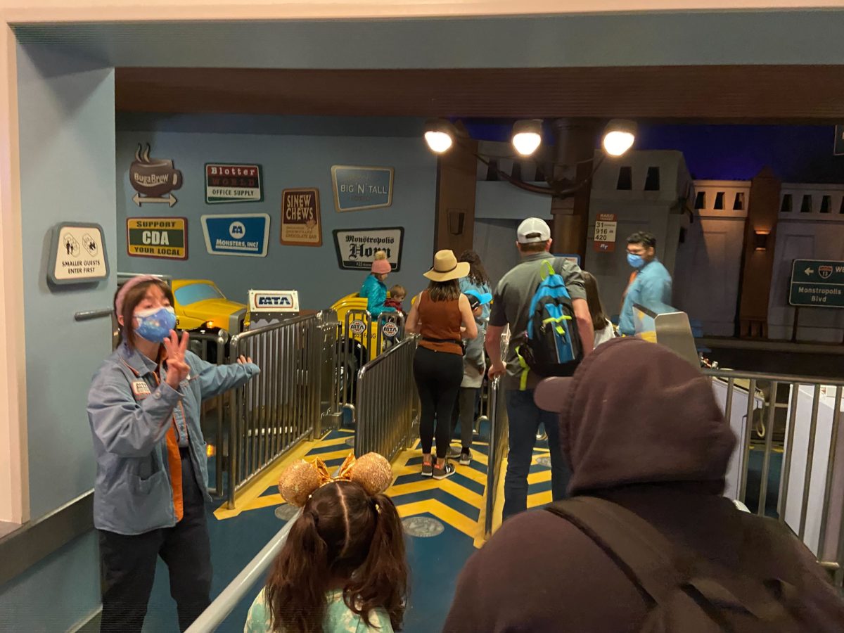 Guests Maskless Disneyland