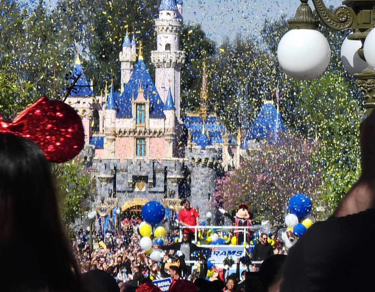 Disneyland throws a Super Bowl victory parade for Rams stars – Orange  County Register